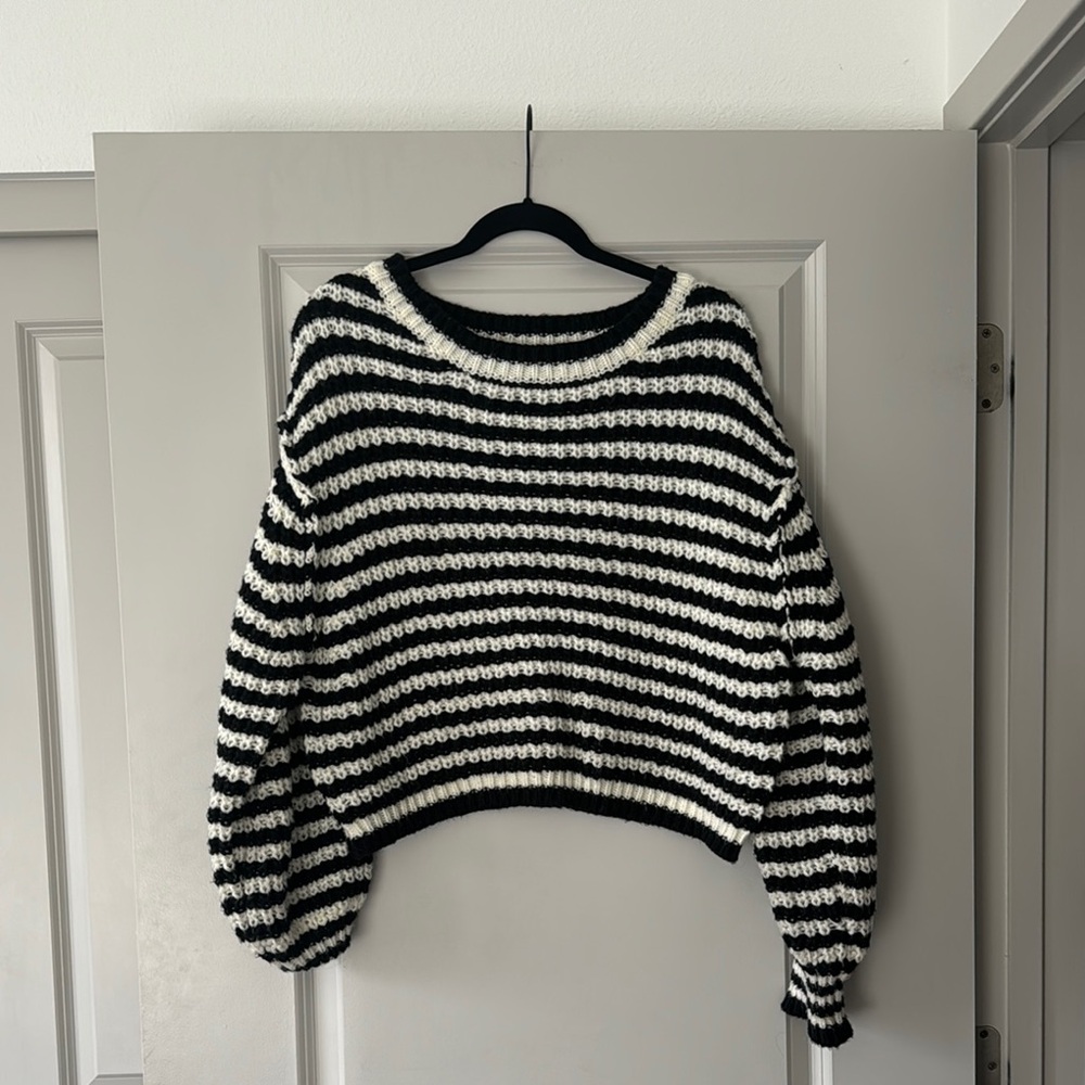 Striped Bubble Sleeve Sweater
